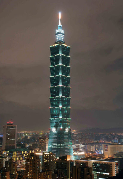 位于我国台湾省台北市信义区,由建筑师李祖原设计,ktrt团队建造,保持