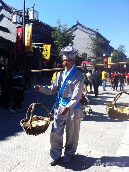 古代商人衣着图片