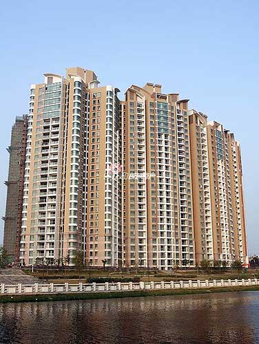世茂滨江新城优惠价9000元每平起