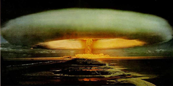 马里亚纳海沟引爆核弹图片