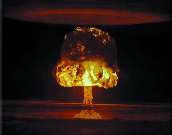 核弹爆炸素材无水印图片