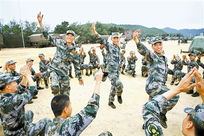 三个扎西在军营