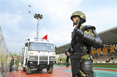 文化百宝箱蕴藏战斗力 ——武警8720部队野战文化装备扫描 本报记者