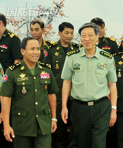 总装备部政委迟万春会见柬埔寨军方高级官员