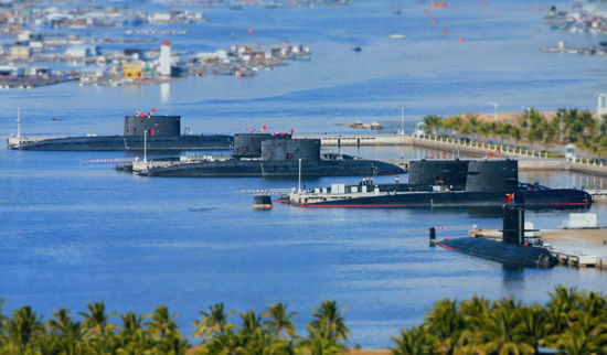 资料图:中国海军潜艇停靠基地