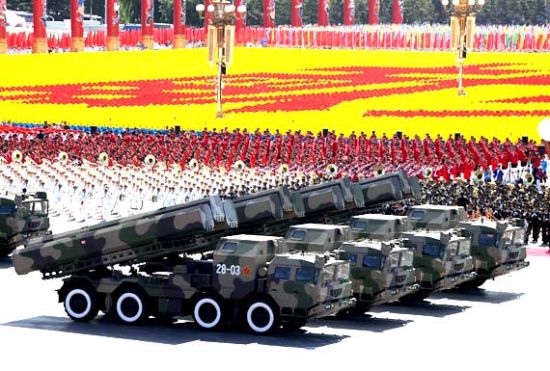资料图:解放军第二炮兵的cj-10陆基巡航导弹方队在国庆大阅兵上接受