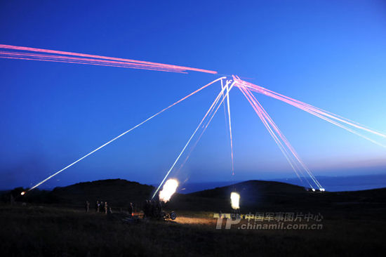 资料图:解放军防空部队进行夜间作战演练