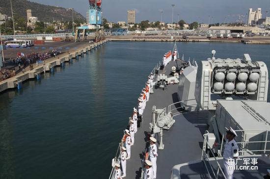 由中國海軍第11批護航編隊青島艦,煙臺艦和微山湖艦組成的艦艇出訪