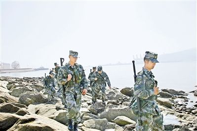 小岛的每块岩石都是"金疙瘩"