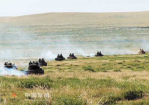 北京卫戍区装甲团图片