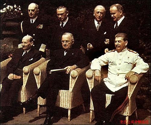 资料图:斯大林,罗斯福,丘吉尔在雅尔塔会议上