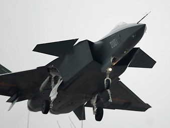 组图:国产歼20战机再次试飞起落架舱清晰图曝光