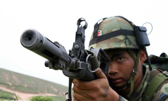 中国伞兵单兵装备图片