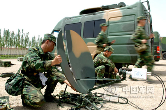 某部将部队拉到复杂陌生地域,与"敌"展开了一场电磁空间的生死较量