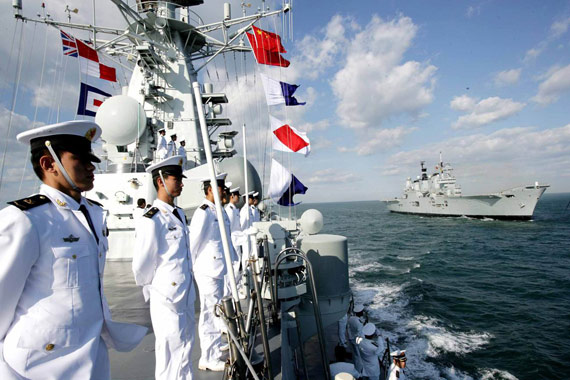 圖文出訪歐洲的中國海軍艦隊軍人