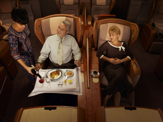 新航头等舱餐食服务新浪航空讯 自本月起,新加坡航空公司将为豪华套房
