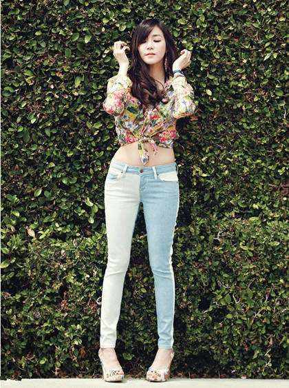 少女时代tiffany 紧身裤塑俏丽感