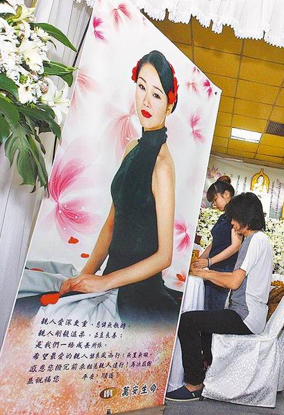 时尚 时尚心经 正文  面对在场媒体询问,张孝正一开始摇摇头拒受访.