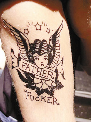 组图:抓拍帅气男模在后台的瞬间(4)