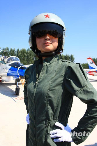 中国女飞行员战斗机图片