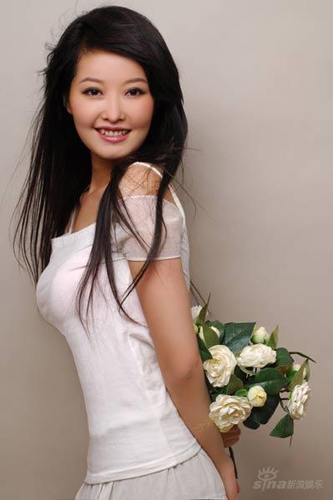 施丹热情的主持风格为每天的奥运报道开启美好序幕(新浪女性配图,来源