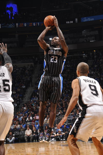 常规赛:马刺vs魔术组图