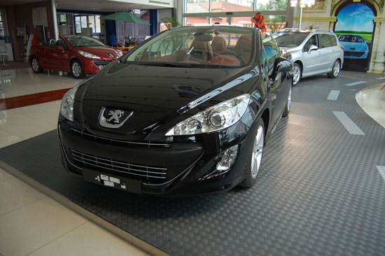 全新标致308sw,308cc到店 购车需3万订金