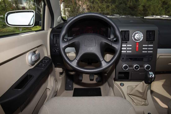 个性的萌芽试驾长丰猎豹cs7图2