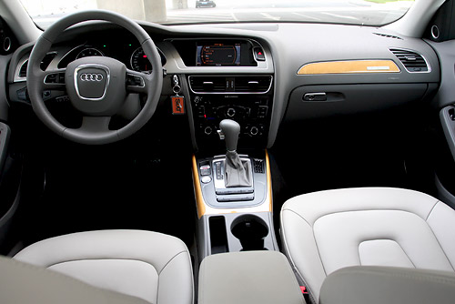 新浪汽车试驾奥迪a4l 3.2 fsi--整体内饰