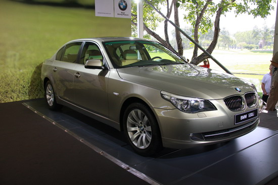 图为2010款宝马5系上市现场
