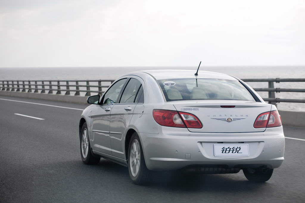 克莱斯勒铂锐外观