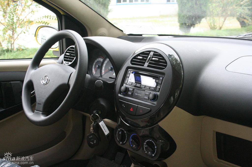吉利熊猫内饰实拍图