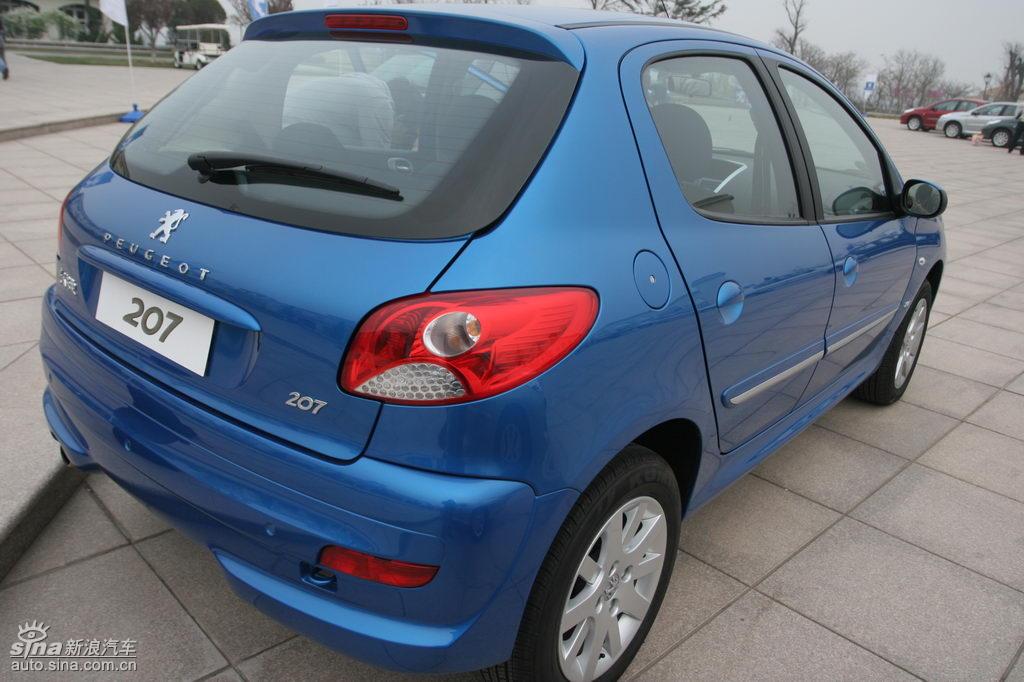 饱满的造型是207冲击小型家用轿车市场的核心峦计 东风标致207两厢