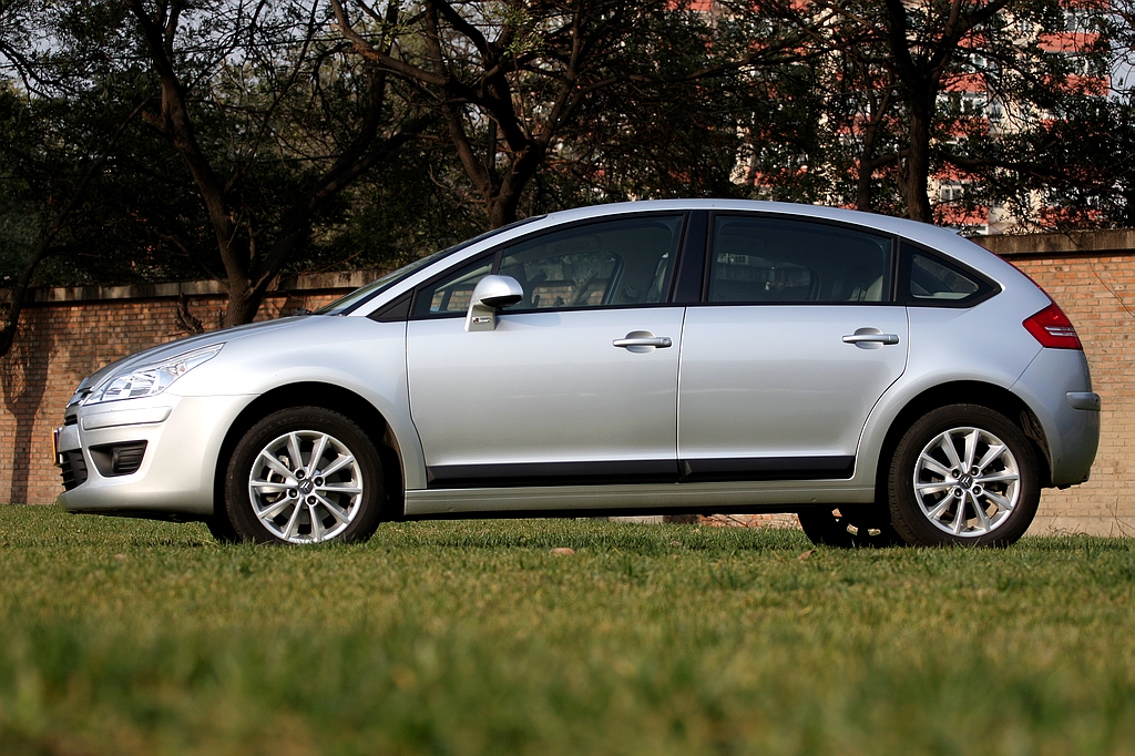 东风雪铁龙世嘉外观图片