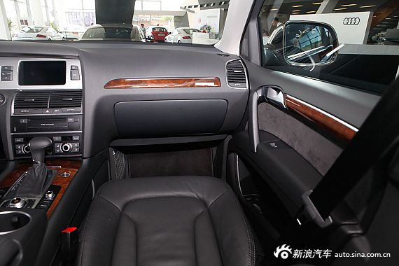 2014款奥迪Q7 35 TFSI进取型