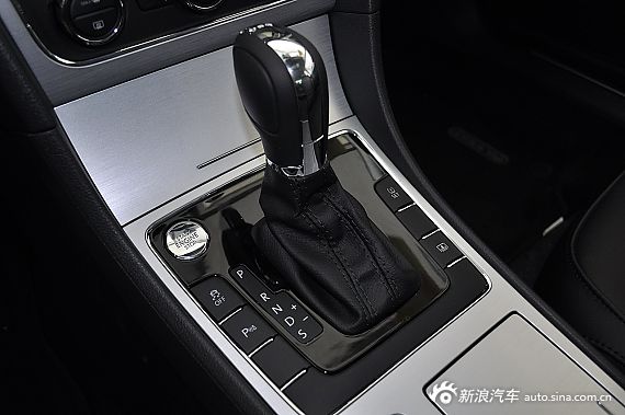 2014款帕萨特1.8T DSG御尊版