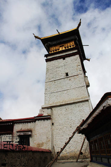 正文 桑喀古託寺,又稱賽卡古託寺,位於西藏山南地區洛扎縣色鄉,所在