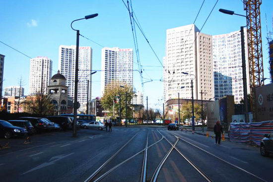 大连土著城市寻根之旅电车老家民主广场