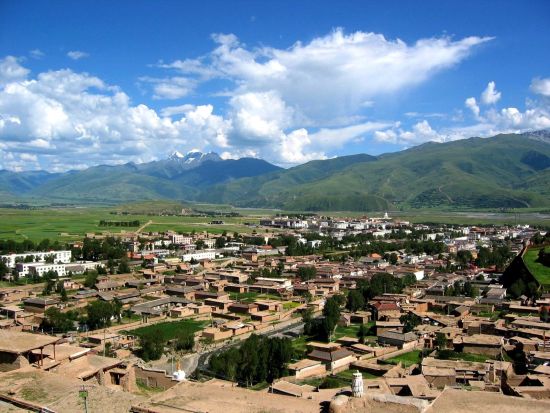 行走蜀地 游览洁白美丽的甘孜