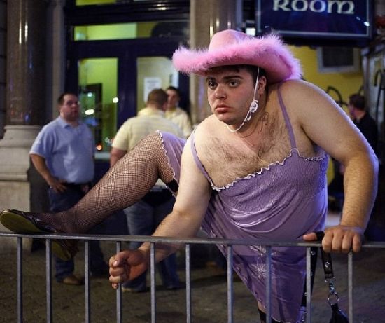 英国妖娆哥出没 揭秘英国人纸醉金迷的夜生活