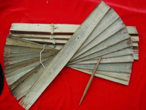 在云南小凉山的彝族中,有一种用羊皮口袋勾摄女人灵魂的巫术.