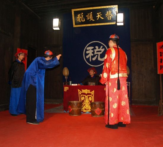 记者走访中国第一古商城——洪江古商城,其中厘金局上演了一场真实