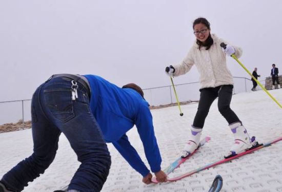 乘高山小火车 撒野建宁金饶山滑雪场_城市频道_新浪福建_新浪网