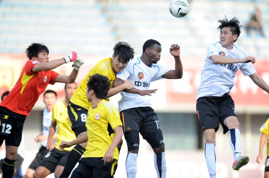 图文-[中甲]湖南湘涛2-1福建骏豪 路姜门前抢点