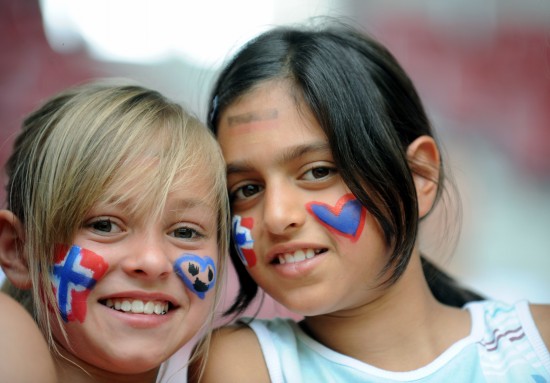 图文-[女足世界杯]挪威vs赤道几内亚 挪威小球迷_国内足球-女足_新浪