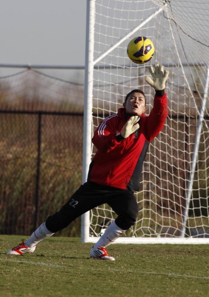 图文-中美女足休斯敦备战 守门员王飞有球训练_国内足球-女足_新浪