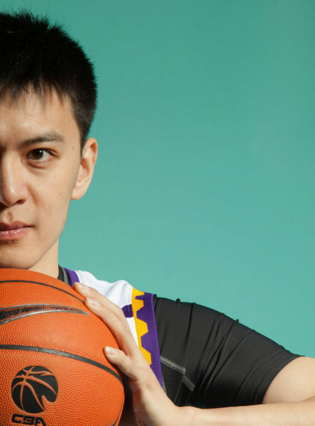 杨明辽宁篮球运动员图片