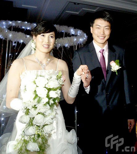 图文-辽宁男篮选手刘相韬大婚 新人度过最美好一天