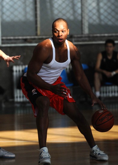 威尔斯篮球运动员图片