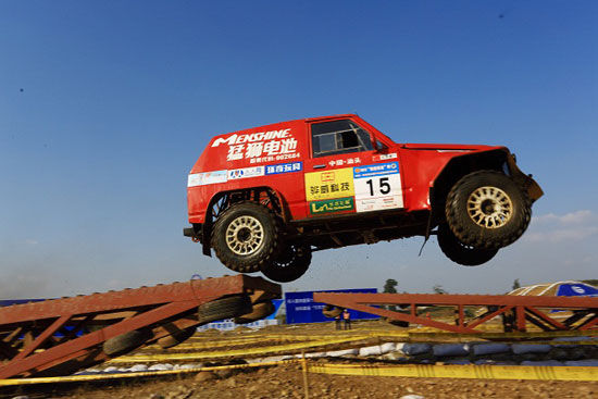 场地越野成都龙泉驿站:汽油组三雄"分天下"